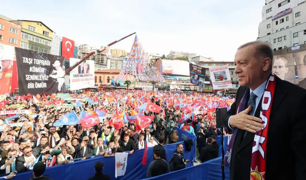Erdoğan: Milletimizin hizmetkarıyız… Madencilerimize teşekkür ediyorum… 