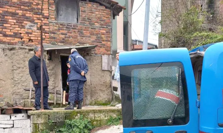 Evinde ölü bulundu...