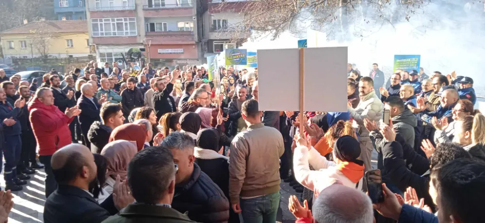 Kozlu’da Ali Bektaş coşkusu… Meşale ve konfetilerle karşılandı.