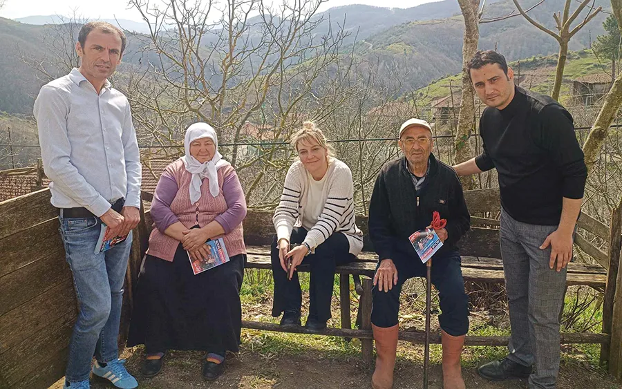 CHP’li Mumcu köy köy geziyor...