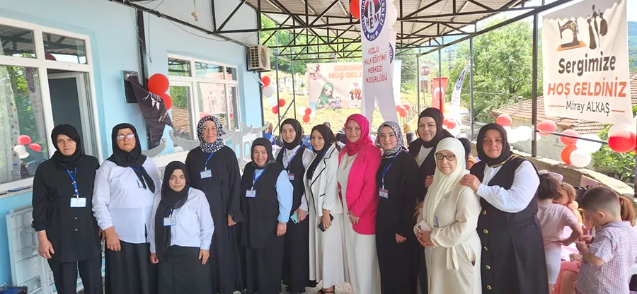 Olukyanı Köyü’nde giyim sergisi açıldı