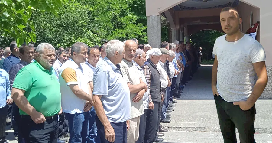 Ferdi Bayrak dualarla toprağa verildi