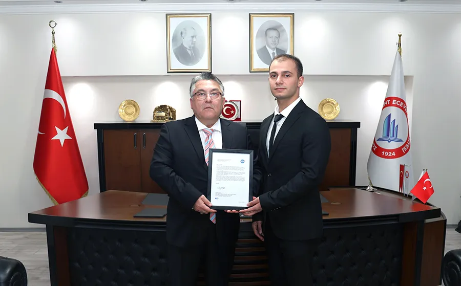 Rektör Özölçer, Nas’ı tebrik etti