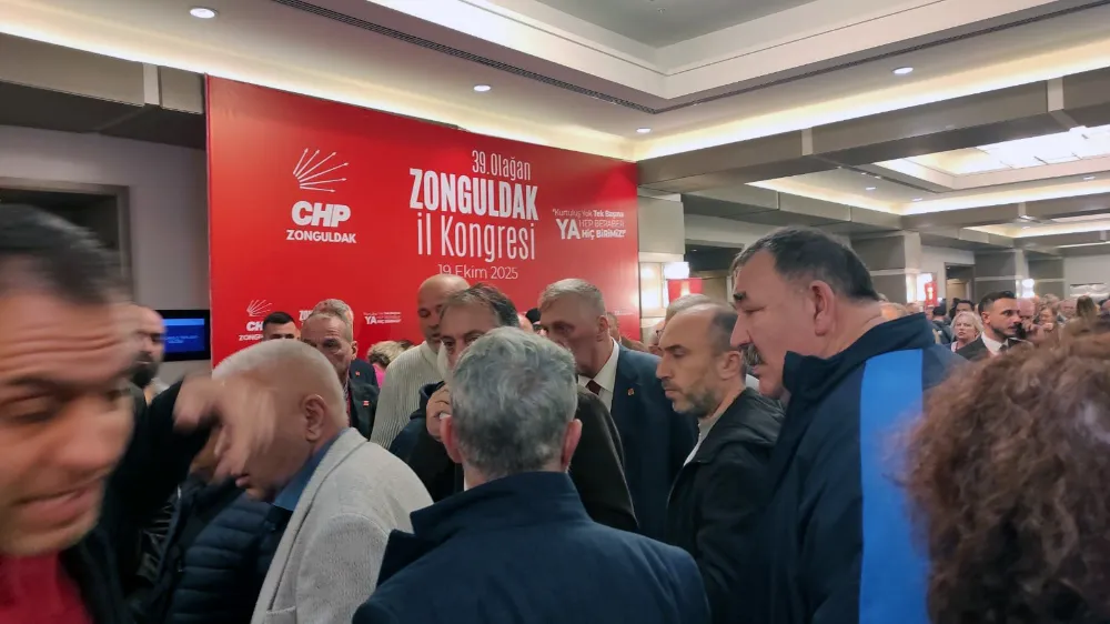 CHP kongresinde ortalık karıştı… Polis çevreyi ablukaya aldı....