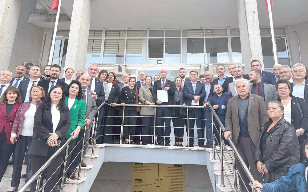 Devrim Dural mazbatasını aldı