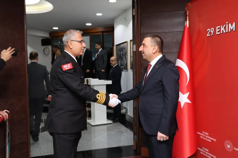 Zonguldak’ta 102. Yıl kutlamaları kapsamında tebrikat töreni düzenlendi