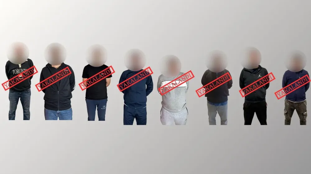 Kırmızı bültenle aranan 8 suçlu Türkiye’ye iade edildi
