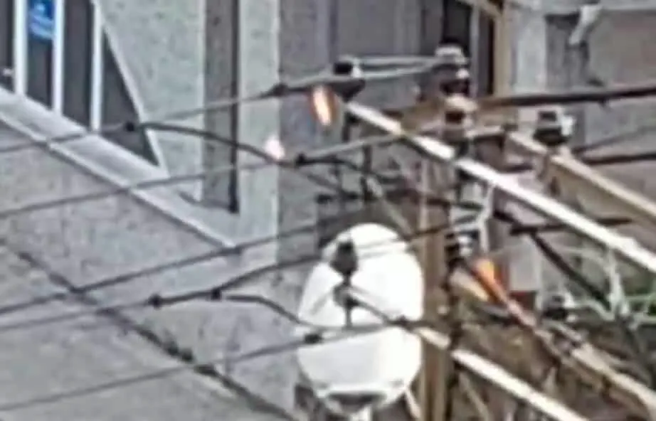 Elektrik direğinde yangın çıktı