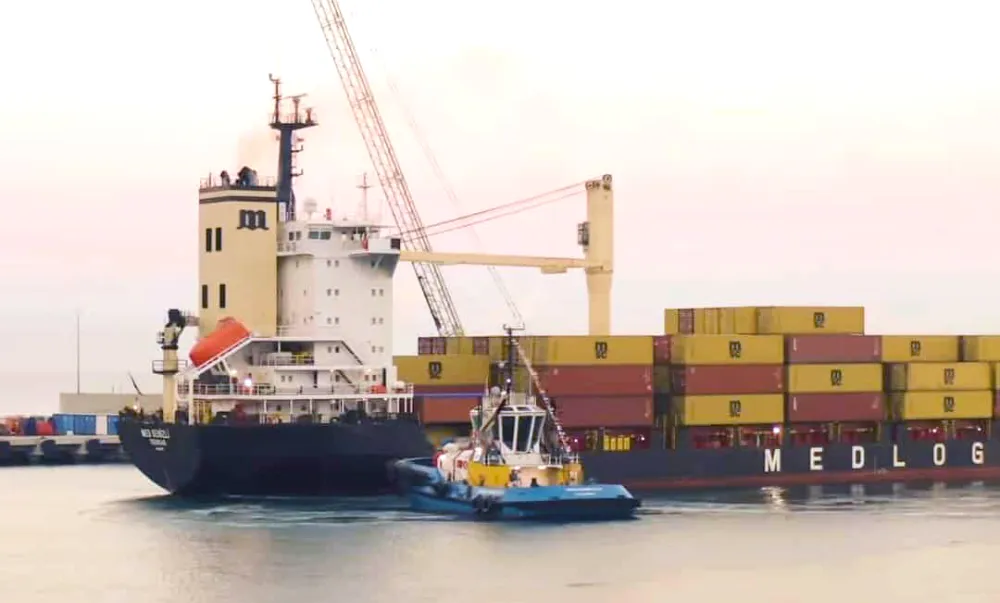 Eren Limanı’nda tarihi başlangıç: İlk Konteyner Gemisi gururla ağırlandı…