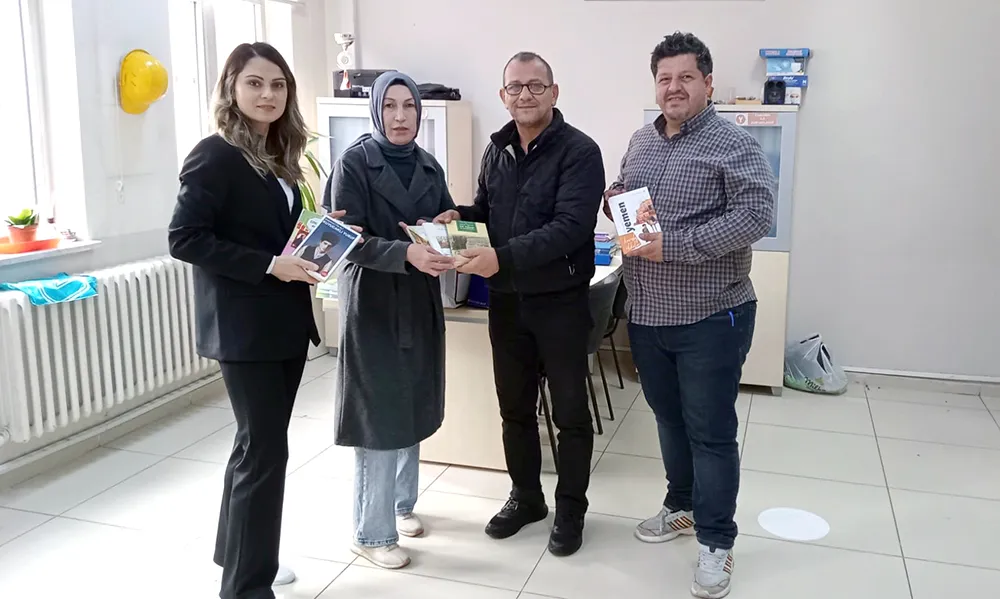 MHP Kozlu İlçe KAÇEP, Cengiz Topel İlkokuluna kitap bağışladı