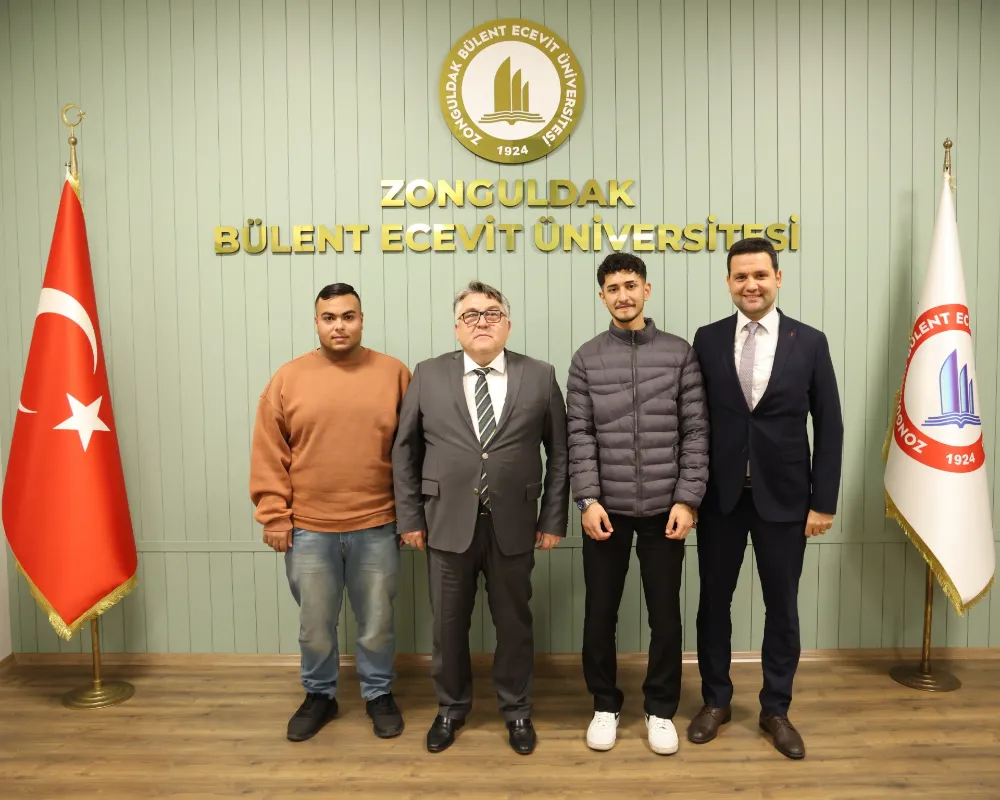 Rektör Özölçer, Gazzeli Öğrenciler ile Bir Araya Geldi