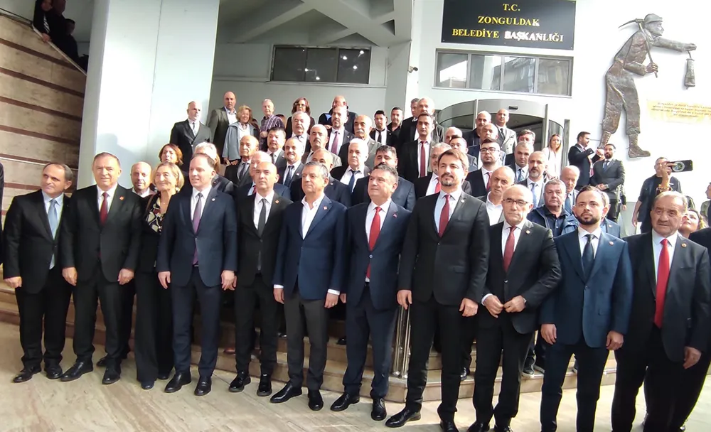 Özgür Özel, Mahsur Yavaş