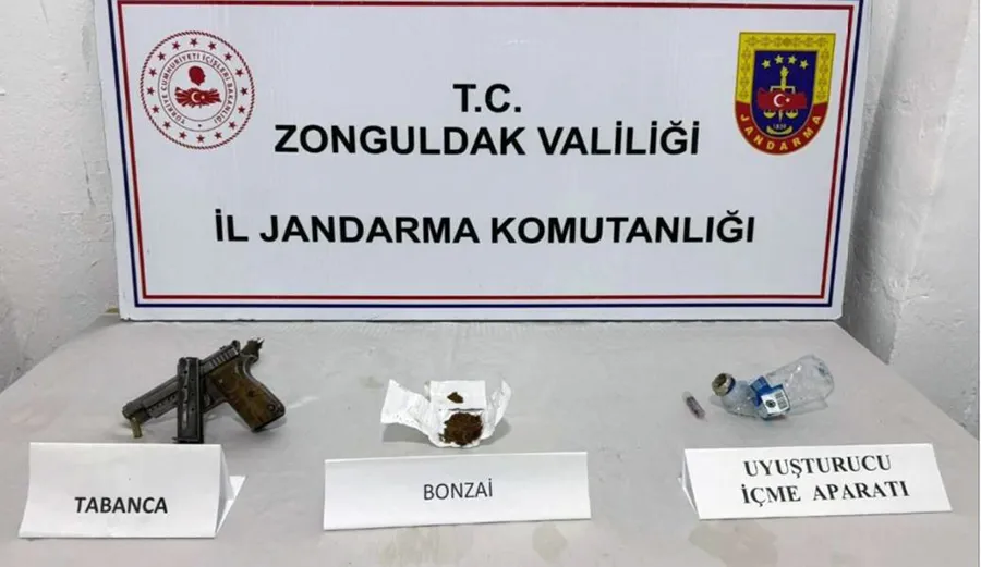 Uyuşturucu ve tabanca yakalandı