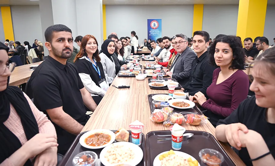 BEUN Ailesi Kadir Gecesi’nde İftar Sofrasında Buluştu