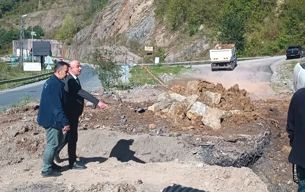 Kozlu’da Heyelan Nedeniyle Kapanan Yol Onarılıyor