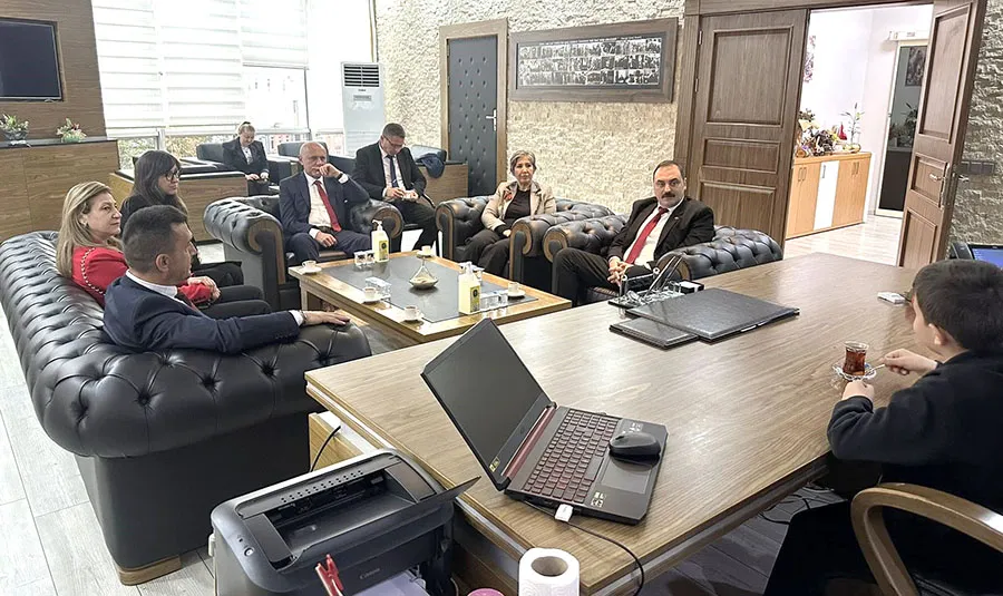 Kozlu’da gelenek devam etti: Dökmeci’nin koltuğuna, Şahin oturdu...