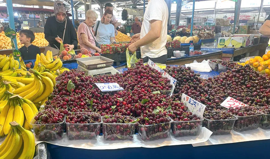 Pazarda fiyatlar cep yakıyor: Kiraz 250 TL ile rekor kırdı