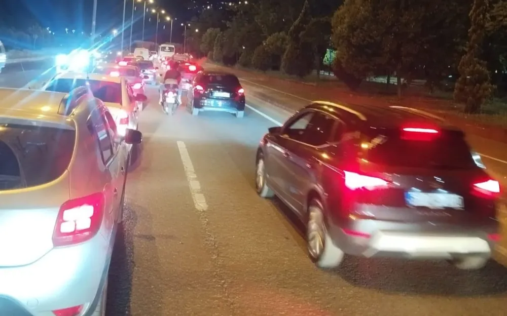 Kozlu Sahil Yolu’nda trafik felç oldu: Ambulans dakikalarca ilerleyemedi