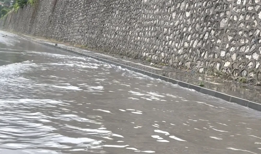 Zonguldak’ta sağanak yağış hayatı felç etti