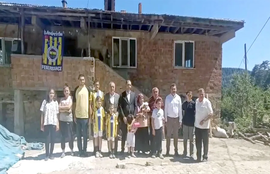 27 yıllık evli çiftin 13’ncü çocuğu dünyaya geldi