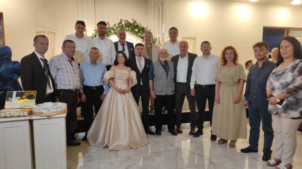 Ebru ve Mert evliliğe ilk adımı attı