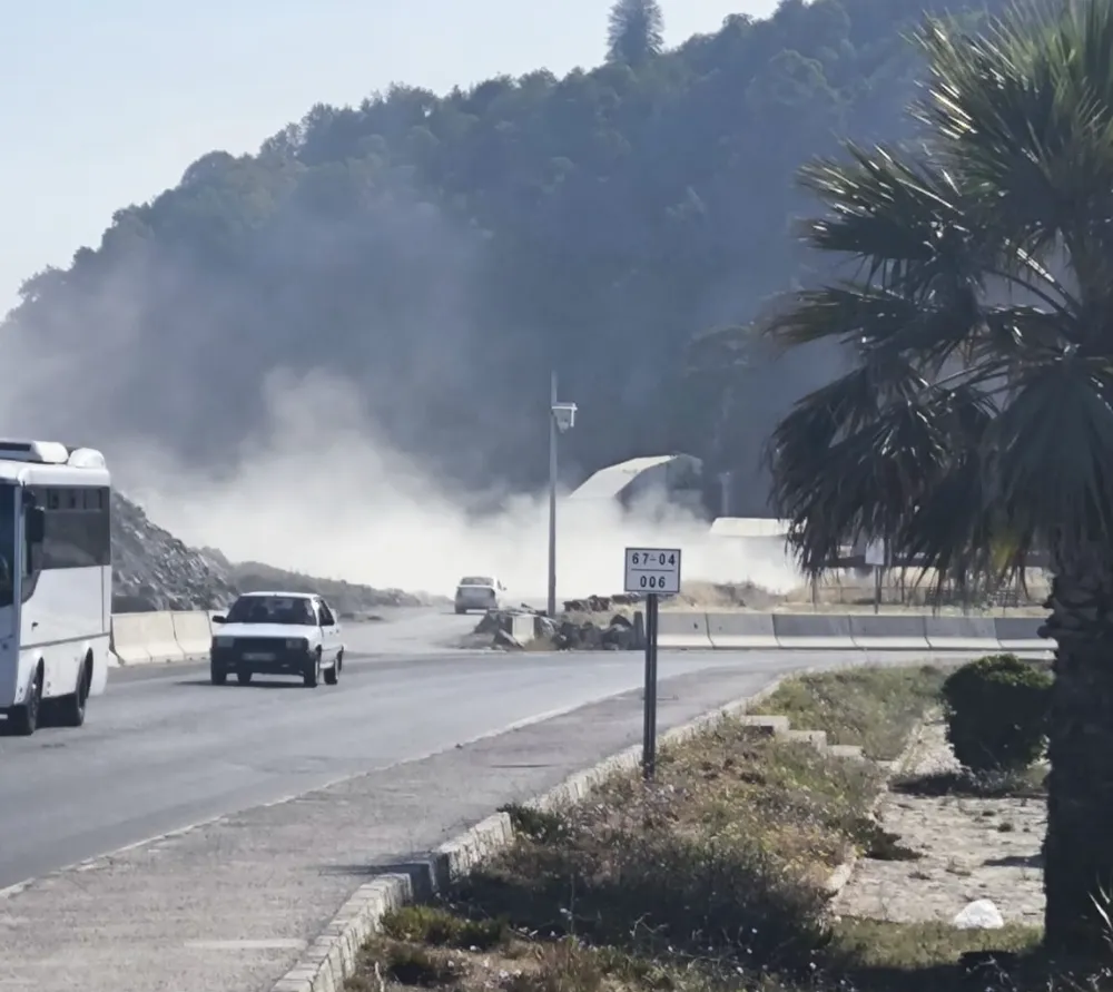 KİLİMLİ’DE TOZ BULUTU TEPKİSİ: VATANDAŞLAR YOL KAPATMAYA HAZIRLANIYOR