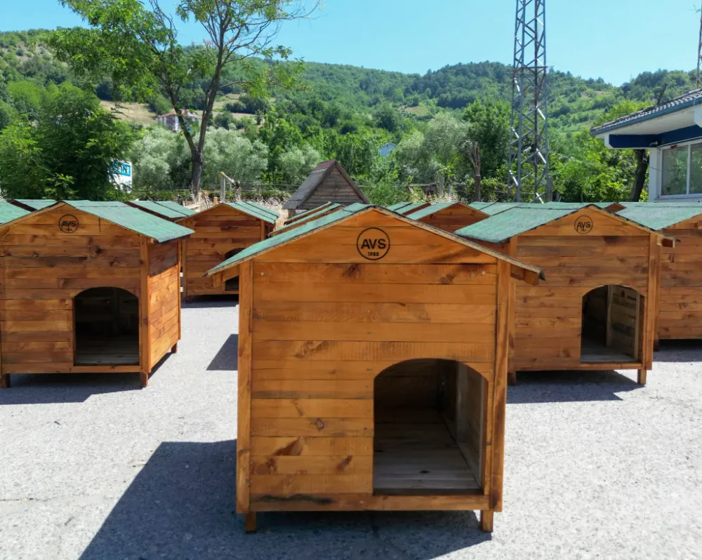 ÇAYBEL, 1.000 Adet Ahşap Köpek Kulübesi Üretiyor