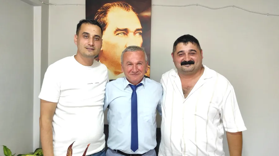 CHP’li Mumcu ile Karaveli Çınar’ı kutladı