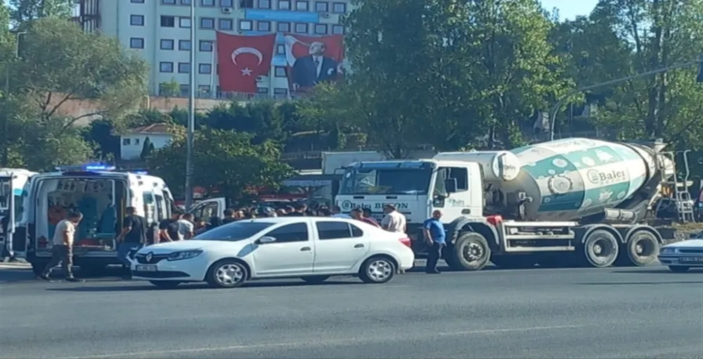 Beton mikserinin çarptığı motosikletli öldü