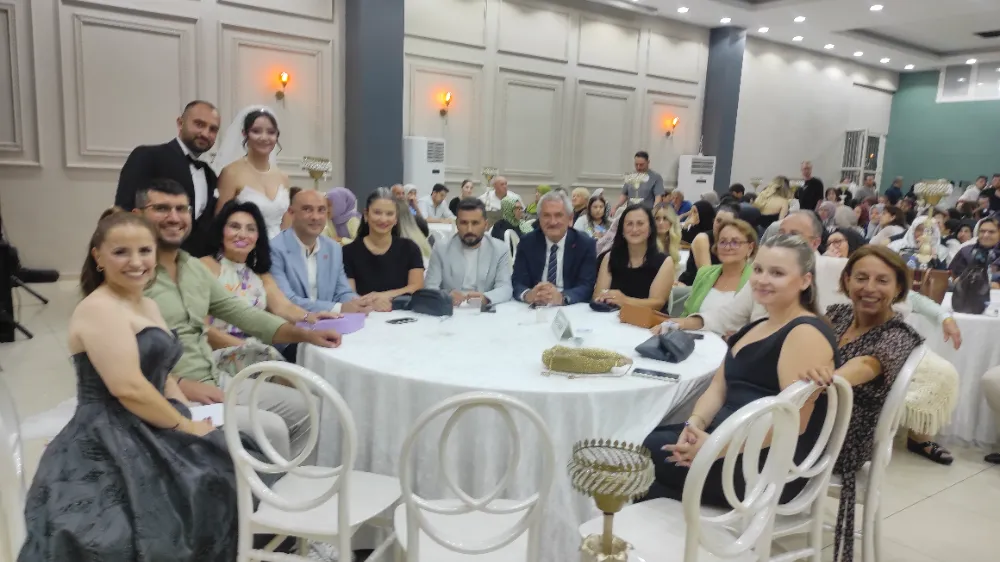 Dilara ve Berk dünya evine girdi