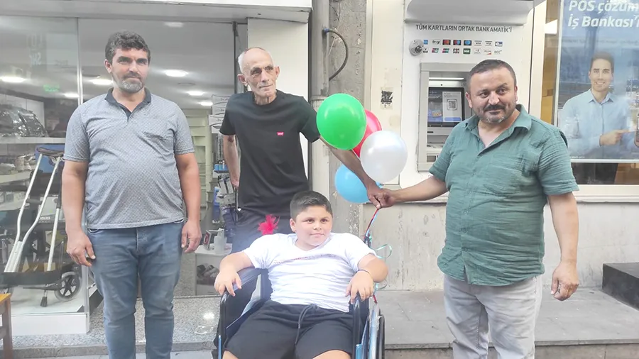 Temizlik işçisinden, DMD hastası çocuğa anlamlı destek 