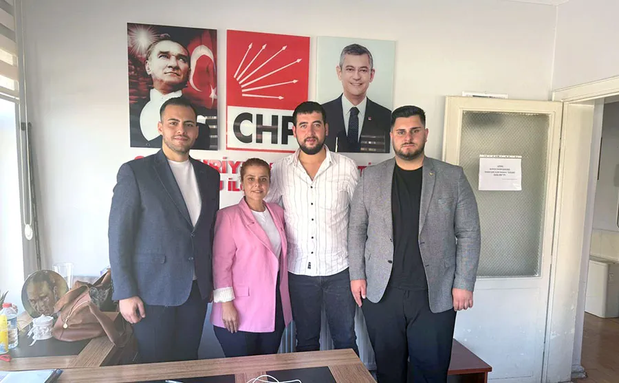 CHP’li gençlerden, Merve Arslan’a hayırlı olsun ziyareti