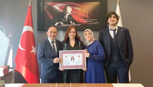 Kozlulu Gizem Merve Özdemir avukatlık ruhsatını aldı...