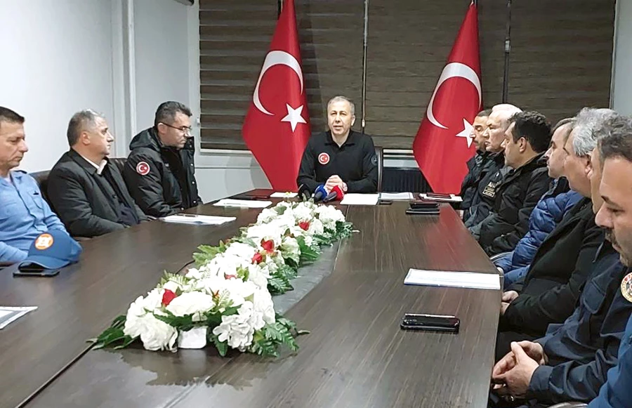 Ereğli’de ‘Kafkametler’ battı… 12 mürettebat kayıp…